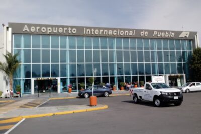 Cierran aeropuerto en Puebla por caída de ceniza del Popocatépetl